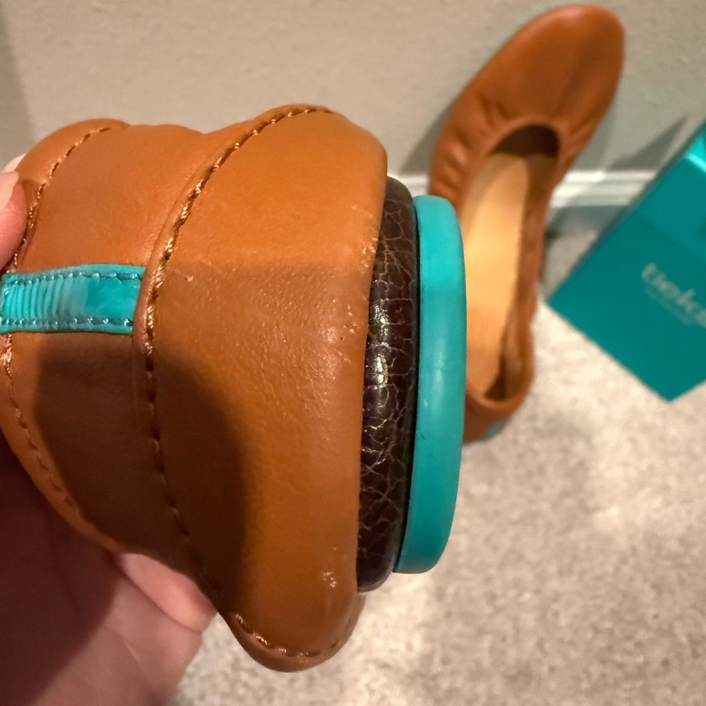 Chestnut ~ Tieks sz 8 EXCELLENT condition - Picture 5 of 9